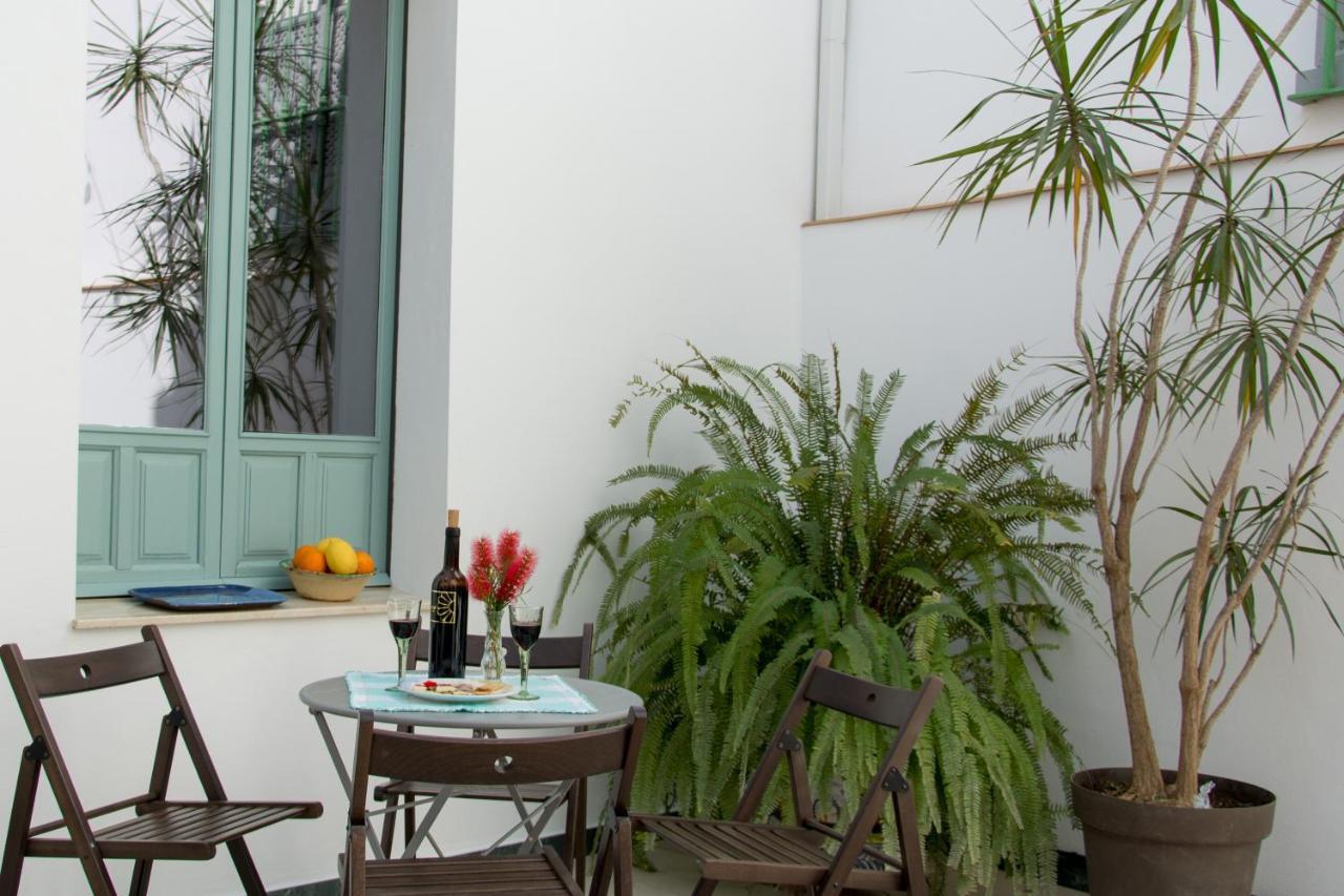 Casa Senorial Con Piscina. Casa Donna Isabel Peñaflor Exterior foto